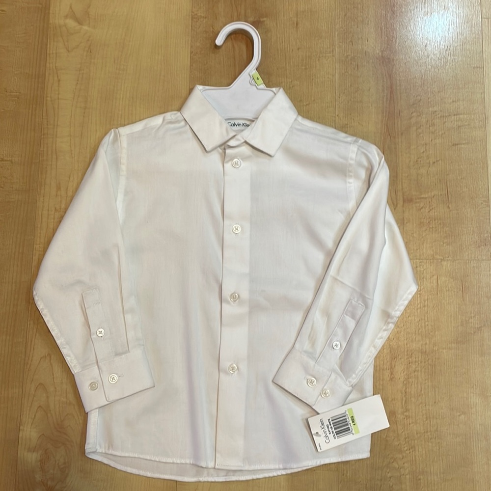 Boys Calvin Klein white dress shirt. 4. Regular. NWT